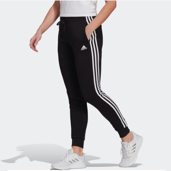 Adidas Women's Essentials 3-Stripes Fleece Jogger Sweatpants/BLACK/Size M - Picture 1 of 9